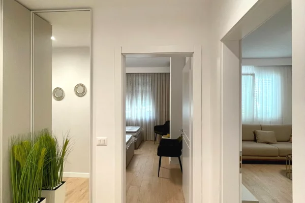 Shtepi me qera Apartament ne Tirane, 2+1, Mobilimi E mobiluar, Pagesa 950  Euro.