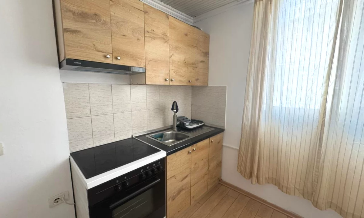 Shtepi me qera Apartament ne Tirane, 1+1, Mobilimi E mobiluar, Pagesa 450  Euro.
