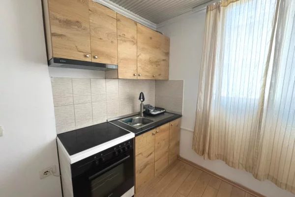 Shtepi me qera 1+1 ne Tirane - 450 Euro