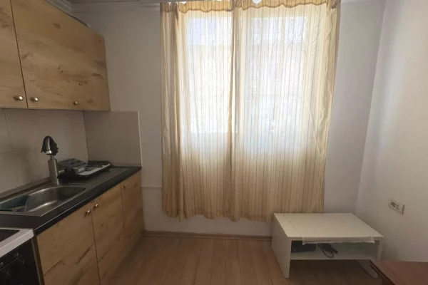 Shtepi me qera Apartament ne Tirane, 1+1, Mobilimi E mobiluar, Pagesa 450  Euro.