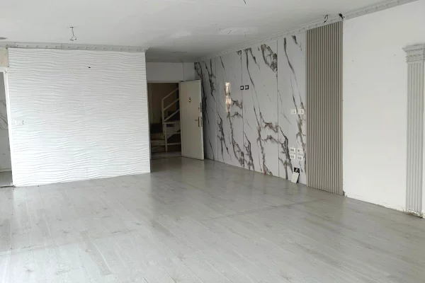 Ambient biznesi me qera 3+1 ne Tirane - 1,000 Euro