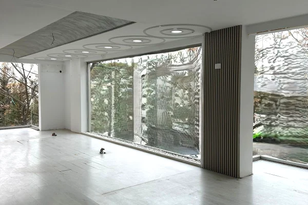 Ambient biznesi me qira – 21 Dhjetori Kati: 1 banim (me ashensor) ! 