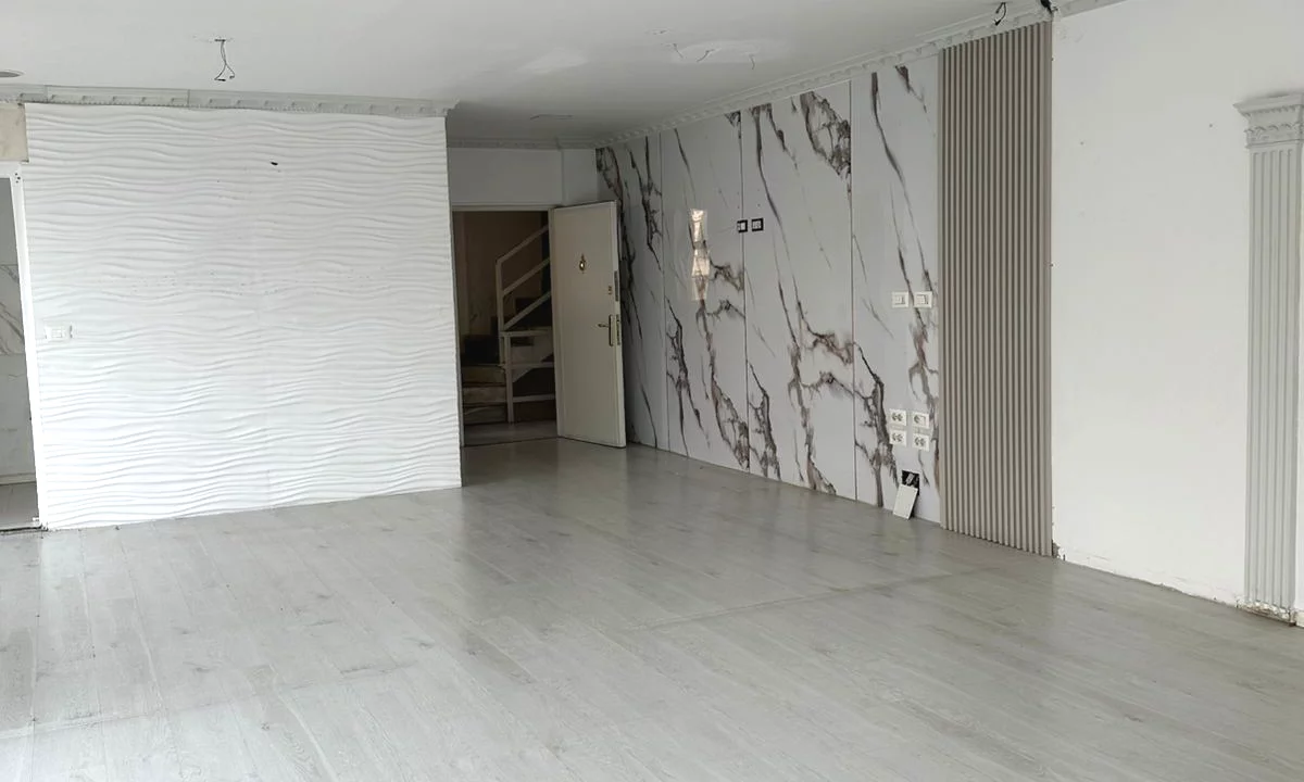 Ambient biznesi me qira – 21 Dhjetori Kati: 1 banim (me ashensor) ! 