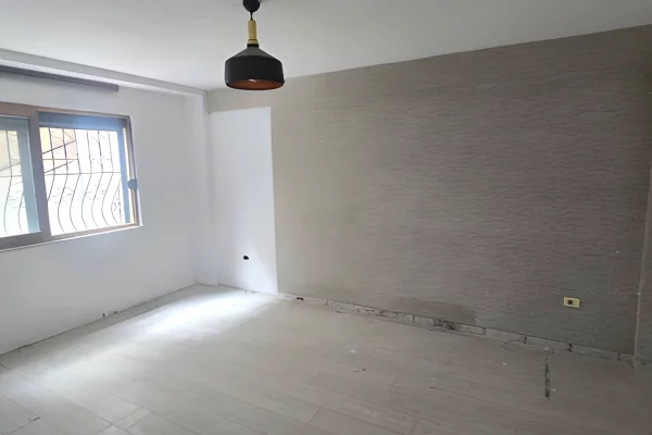 Shtepi me qera Apartament ne Tirane, 3+1, Mobilimi Bosh, pa mobiluar, Pagesa 1,000  Euro.