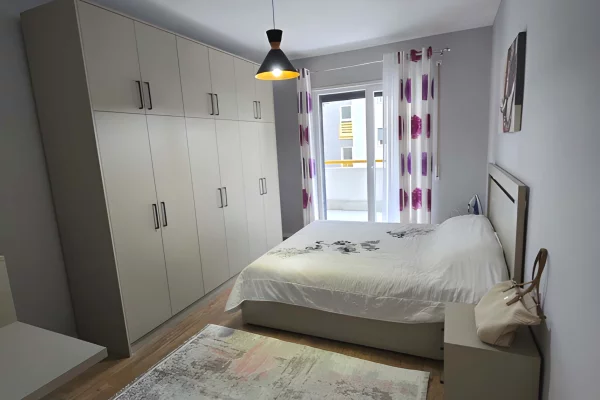 Shtepi me qera Apartament ne Tirane, 1+1, Mobilimi E mobiluar, Pagesa 650  Euro.