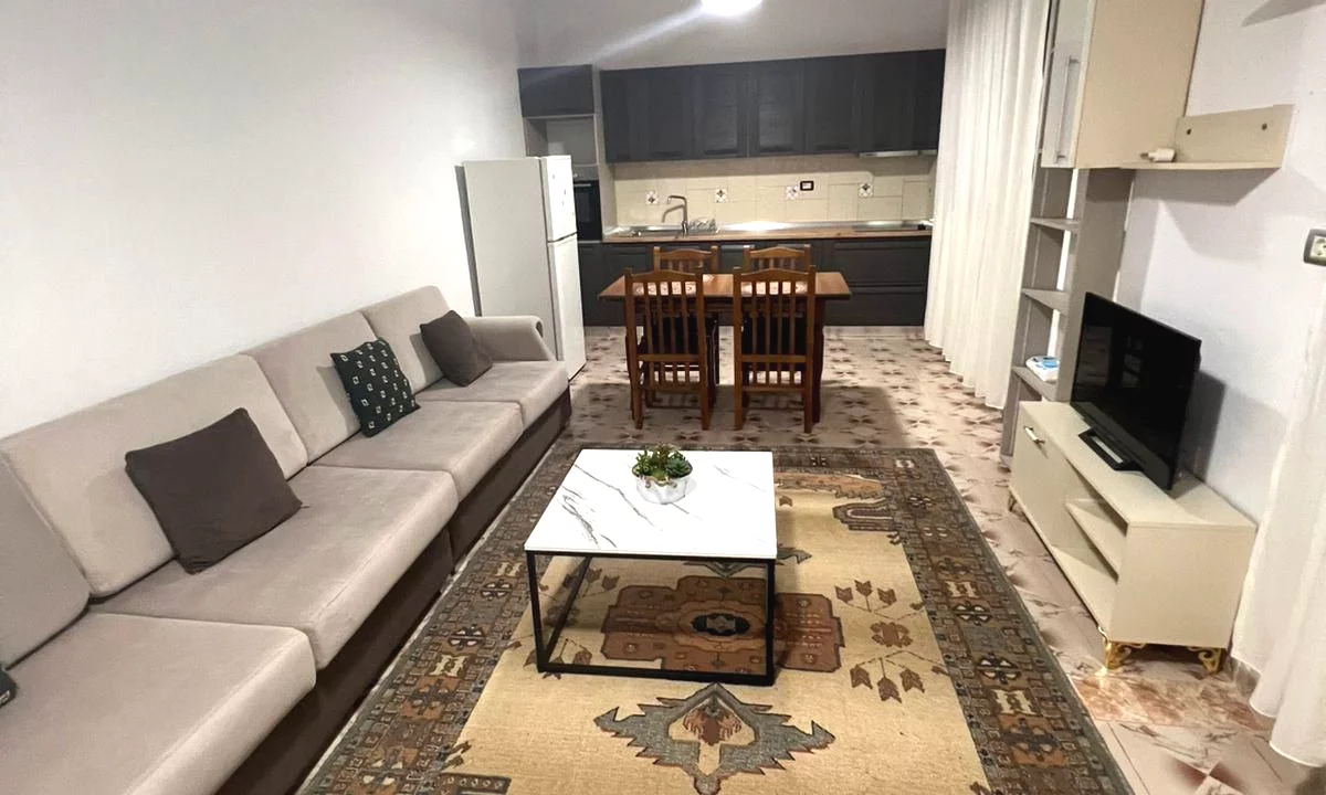 Shtepi me qera Apartament ne Tirane, 1+1, Mobilimi E mobiluar, Pagesa 400  Euro.