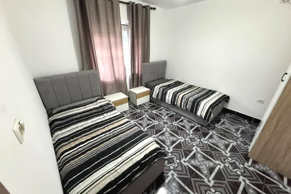 Shtepi me qera Apartament ne Tirane, 2+1, Mobilimi E mobiluar, Pagesa 550  Euro.