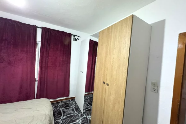 Shtepi me qera Apartament ne Tirane, 2+1, Mobilimi E mobiluar, Pagesa 550  Euro.
