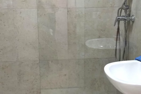 Shtepi me qera Apartament ne Tirane, 1+1, Mobilimi E mobiluar, Pagesa 750  Euro.