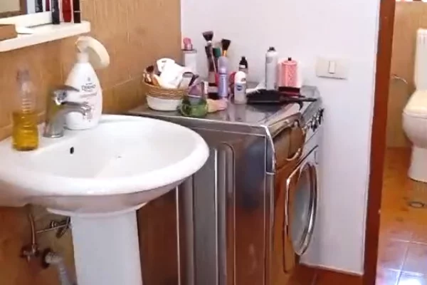 Shtepi me qera Apartament ne Tirane, 2+1, Mobilimi E mobiluar, Pagesa 450  Euro.