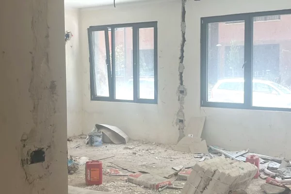 Shtepi ne shitje Apartament ne Tirane, 1+1, Mobilimi Bosh, pa mobiluar, Pagesa 1,650  Euro.