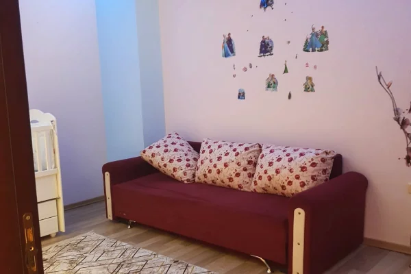 Shtepi me qera Apartament ne Tirane, 2+1, Mobilimi E mobiluar, Pagesa 400  Euro.