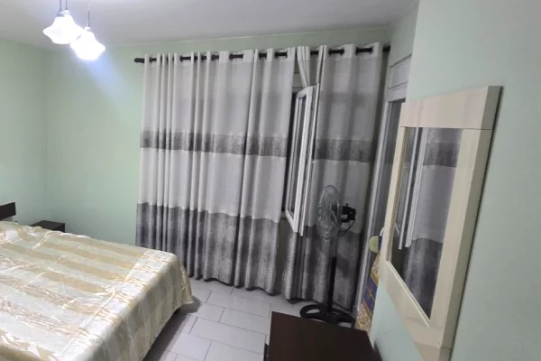 Shtepi me qera Apartament ne Tirane, 2+1, Mobilimi E mobiluar, Pagesa 500  Euro.
