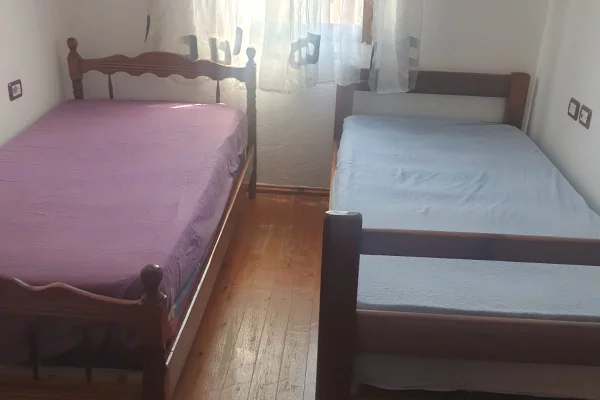 Shtepi me qera 2+1 ne Tirane - 400 Euro