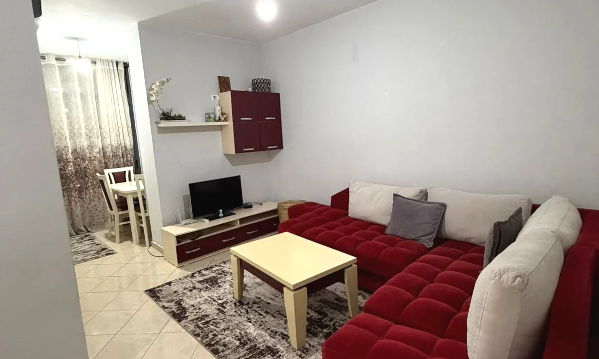 Shtepi me qera Apartament ne Tirane, 1+1, Mobilimi E mobiluar, Pagesa 400  Euro.