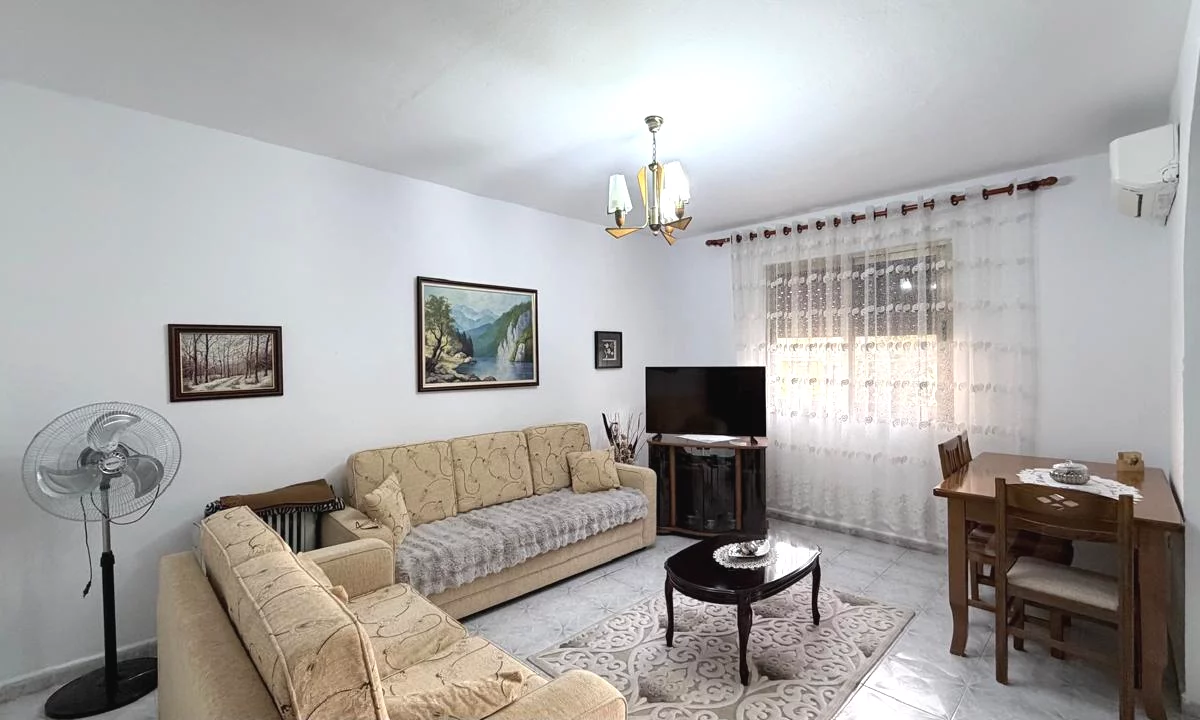 Shtepi me qera Apartament ne Tirane, 1+1, Mobilimi E mobiluar, Pagesa 400  Euro.