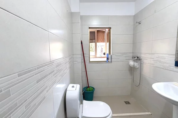 Shtepi me qera Apartament ne Tirane, 1+1, Mobilimi E mobiluar, Pagesa 400  Euro.