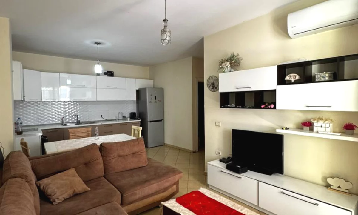 Shtepi me qera Apartament ne Tirane, 1+1, Mobilimi E mobiluar, Pagesa 400  Euro.