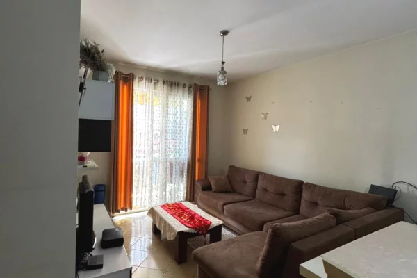 Shtepi me qera Apartament ne Tirane, 1+1, Mobilimi E mobiluar, Pagesa 400  Euro.