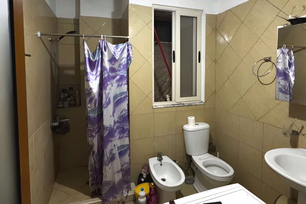 Shtepi me qera Apartament ne Tirane, 1+1, Mobilimi E mobiluar, Pagesa 400  Euro.