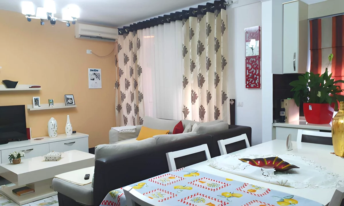 Shtepi me qera Apartament ne Tirane, 2+1, Mobilimi E mobiluar, Pagesa 500  Euro.