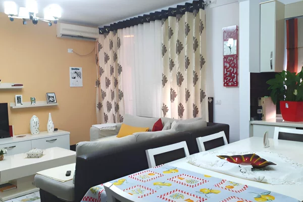 Shtepi me qera 2+1 ne Tirane - 500 Euro