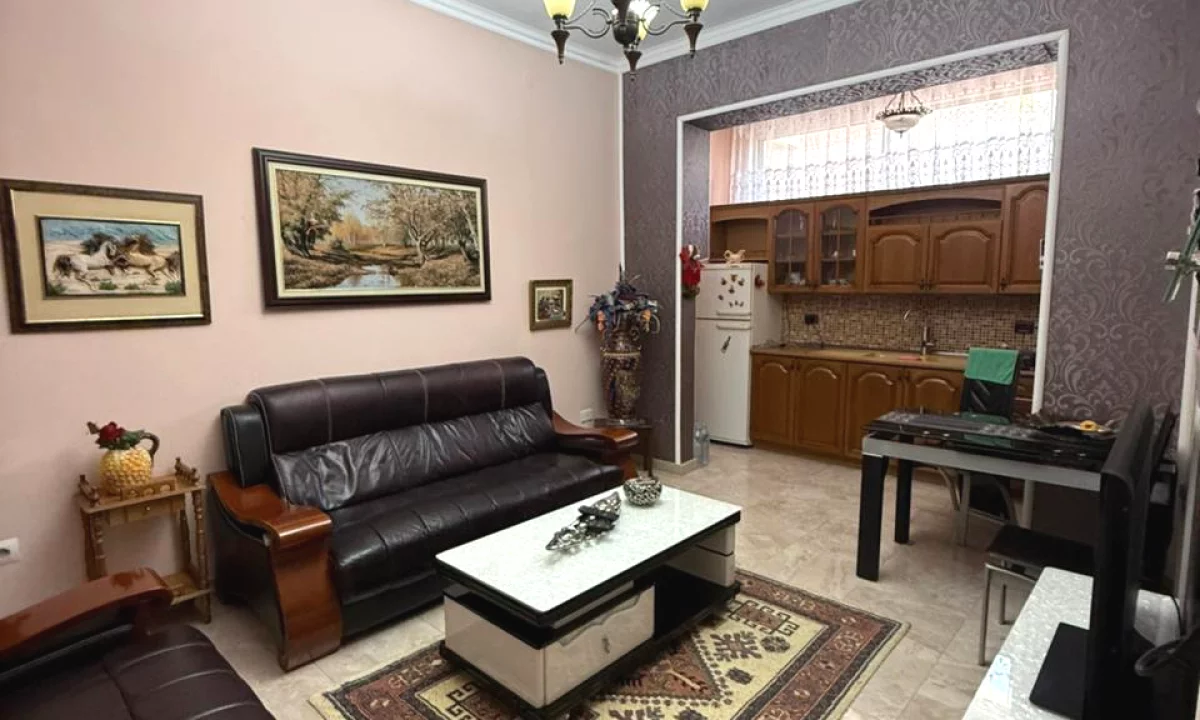 Shtepi me qera Apartament ne Tirane, 2+1, Mobilimi E mobiluar, Pagesa 700  Euro.