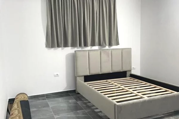 Shtepi me qera Apartament ne Tirane, 1+1, Mobilimi E mobiluar, Pagesa 380  Euro.