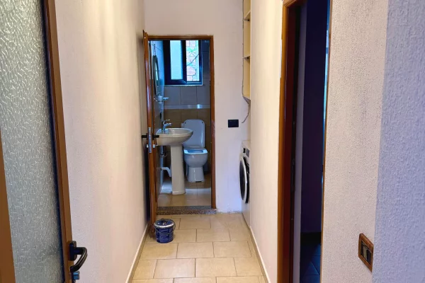 Shtepi me qera Apartament ne Tirane, 1+1, Mobilimi E mobiluar, Pagesa 350  Euro.