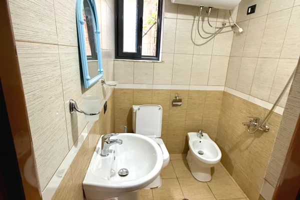 Shtepi me qera Apartament ne Tirane, 1+1, Mobilimi E mobiluar, Pagesa 350  Euro.