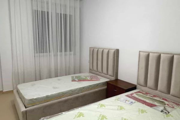 Shtepi me qera Apartament ne Tirane, 2+1, Mobilimi E mobiluar, Pagesa 650  Euro.