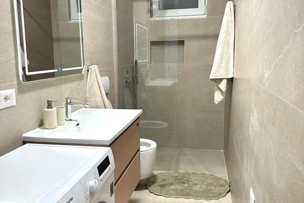 Shtepi me qera Apartament ne Tirane, 1+1, Mobilimi E mobiluar, Pagesa 450  Euro.
