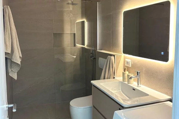 Shtepi me qera Apartament ne Tirane, 1+1, Mobilimi E mobiluar, Pagesa 550  Euro.