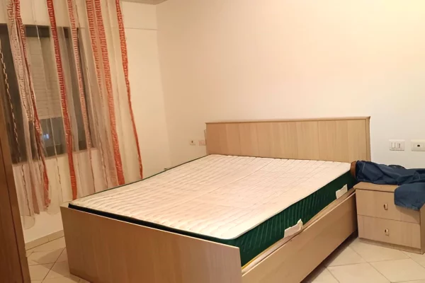 Shtepi me qera Apartament ne Tirane, 2+1, Mobilimi E mobiluar, Pagesa 450  Euro.