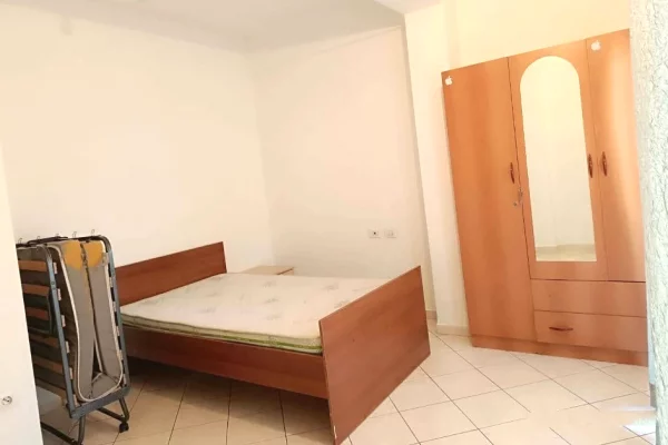 Shtepi me qera Apartament ne Tirane, 2+1, Mobilimi E mobiluar, Pagesa 450  Euro.