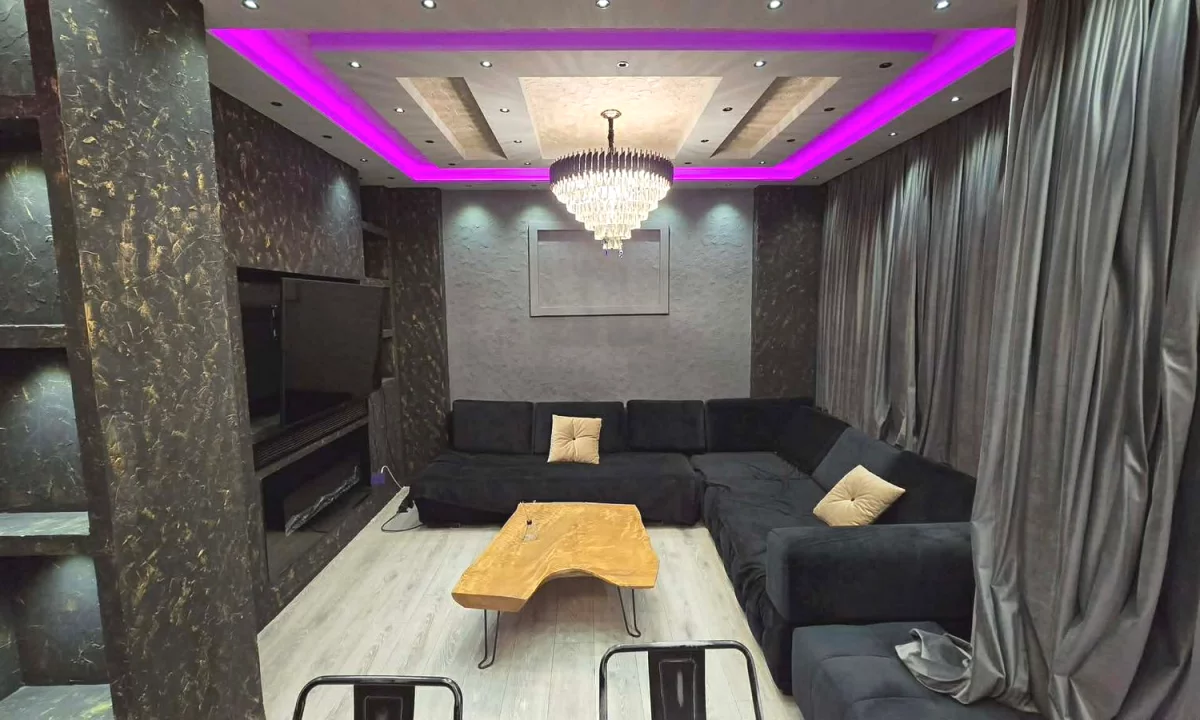 Shtepi ne shitje Apartament ne Tirane, 2+1, Mobilimi E mobiluar, Pagesa 180,000  Euro.