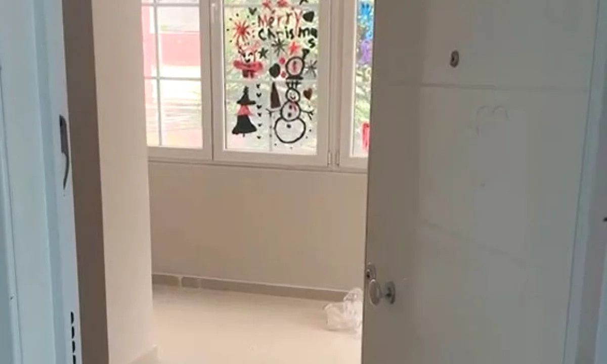 Shtepi me qera Apartament ne Tirane, Garsoniere, Mobilimi Bosh, pa mobiluar, Pagesa 350  Euro.