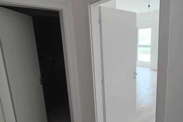 Shtepi ne shitje Apartament ne Tirane, 1+1, Mobilimi E mobiluar, Pagesa 140,000  Euro.