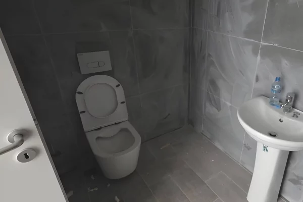 Shtepi ne shitje Apartament ne Tirane, 1+1, Mobilimi E mobiluar, Pagesa 140,000  Euro.
