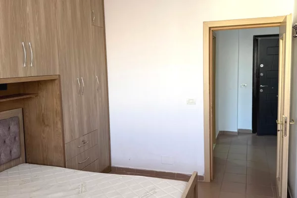 Shtepi me qera Apartament ne Tirane, 1+1, Mobilimi E mobiluar, Pagesa 380  Euro.