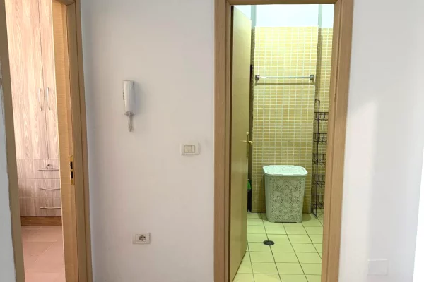 Shtepi me qera Apartament ne Tirane, 1+1, Mobilimi E mobiluar, Pagesa 380  Euro.