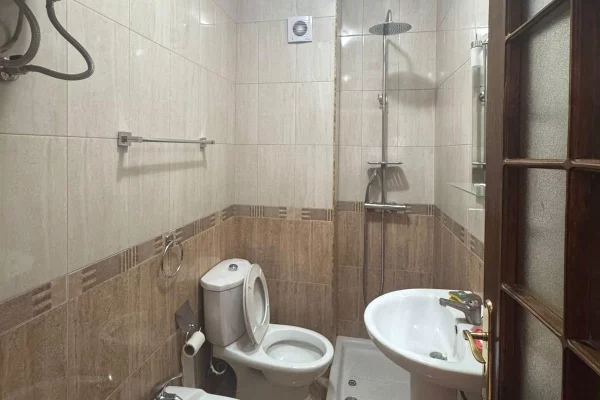 Shtepi me qera Apartament ne Tirane, Garsoniere, Mobilimi E mobiluar, Pagesa 400  Euro.