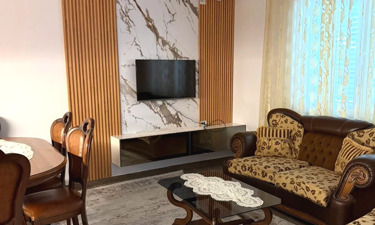 Shtepi me qera Apartament ne Tirane, 2+1, Mobilimi E mobiluar, Pagesa 500  Euro.