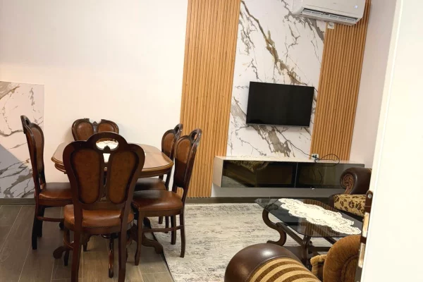 Shtepi me qera Apartament ne Tirane, 2+1, Mobilimi E mobiluar, Pagesa 500  Euro.