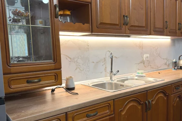Shtepi me qera Apartament ne Tirane, 2+1, Mobilimi E mobiluar, Pagesa 500  Euro.