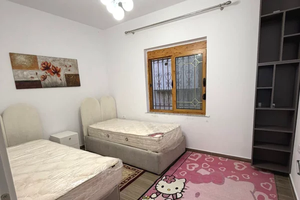 Shtepi me qera Apartament ne Tirane, 2+1, Mobilimi E mobiluar, Pagesa 500  Euro.
