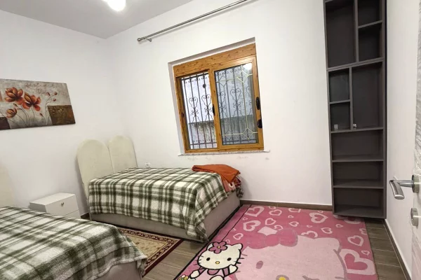 Shtepi me qera Apartament ne Tirane, 2+1, Mobilimi E mobiluar, Pagesa 500  Euro.