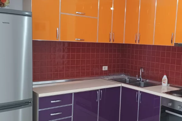 Shtepi me qera Apartament ne Tirane, 2+1, Mobilimi E mobiluar, Pagesa 400  Euro.