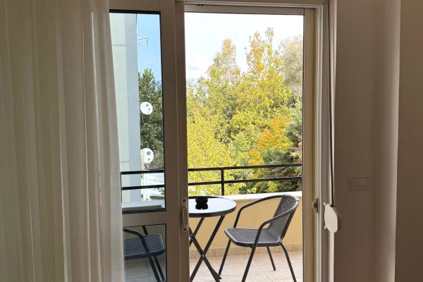 Shtepi me qera Apartament ne Tirane, 1+1, Mobilimi E mobiluar, Pagesa 800  Euro.