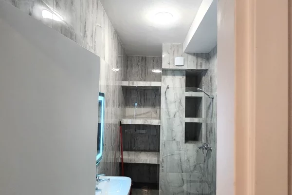 Shtepi me qera Apartament ne Tirane, 1+1, Mobilimi E mobiluar, Pagesa 730  Euro.